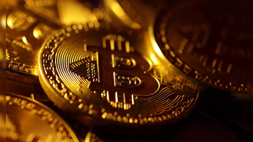 Bitcoin Long-Term Holders Amass $23B in Just 30 Days